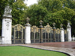 240px-Canada_Gate_-_Green_Park,_London_England