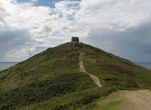 Fourteenth century chapel on Rame Head, Cornwall. Public Domain http://en.wikipedia.org/ wiki/Rame_Head# mediaviewer/File: Ramechapel.jpg