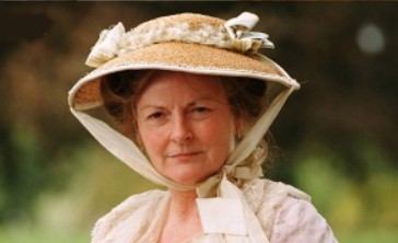 Brenda Blethyn as Mrs. Benent