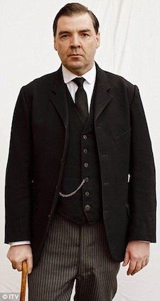 article-2207935-0B6311FC000005DC-422_306x575