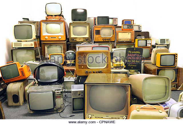 broadcast-television-collection-of-old-television-sets-of-the-50s-cpnawe.jpg