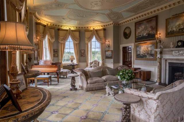 Brocket-Hall-the-Mansion-for-rent-in-England-mobile17