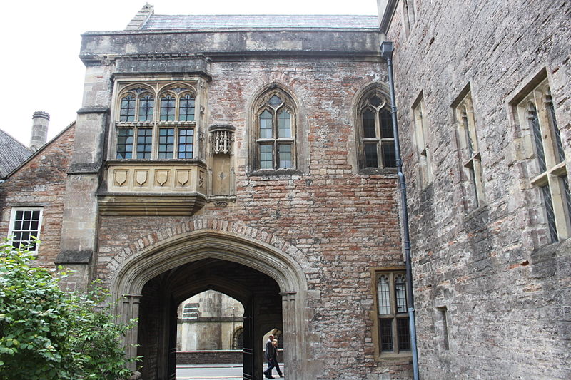 800px-The_Vicars_Hall,_Wells