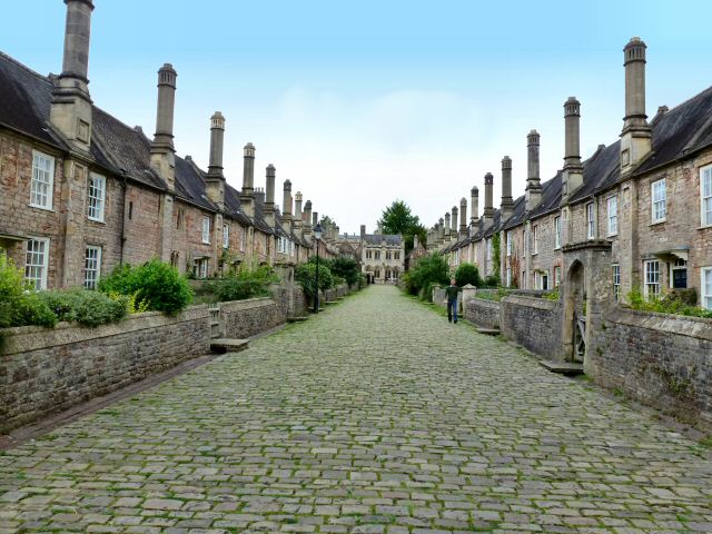 Wells_somerset_vicarsclose.jpg